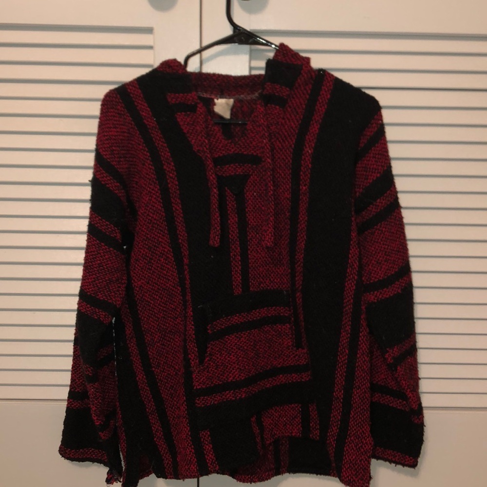 V neck drug rug sweatshirt